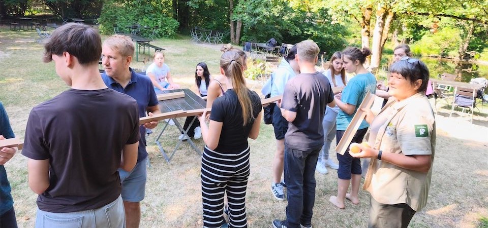 Naturparkschule erforscht die Tauber